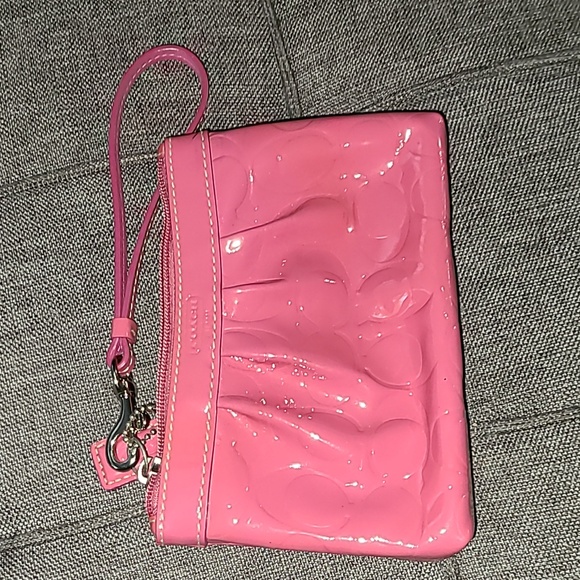 Coach pink clutch wrislet hand purse wallet - Picture 3 of 3
